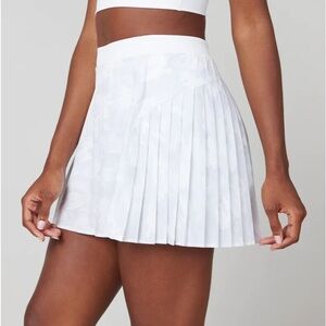 Spanx Get Moving Pleated Mini Skort White Camo Athletic Activewear size XS